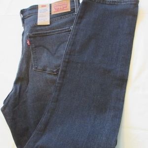 NWT - Ladies LEVI'S black Skinny jeans - sz 16M - $59.50